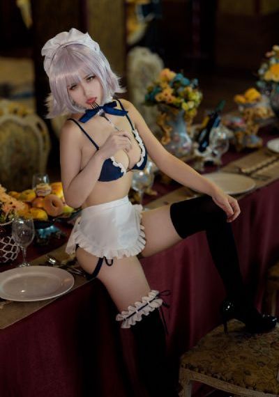 甜点转生最强甜点师降临异世界_十万网红美女美酱
